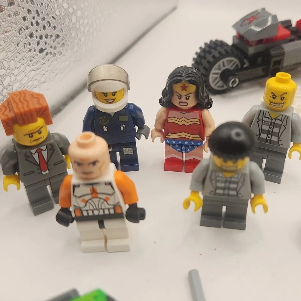 LEGO Minifigures and Accessories Lot